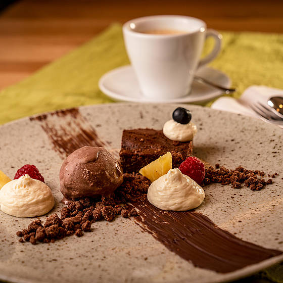 Schokokuchen als Nachspeise im Restaurant METZGERstub'n
