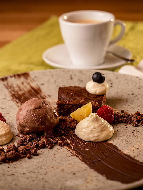 Schokokuchen als Nachspeise im Restaurant METZGERstub'n