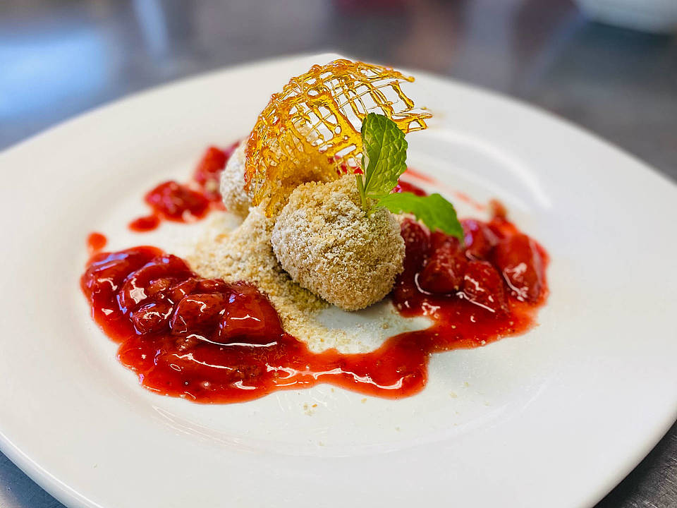 Nachspeise im Wirtshaus die Metzgerstub'n genießen in St. Michael im Lungau