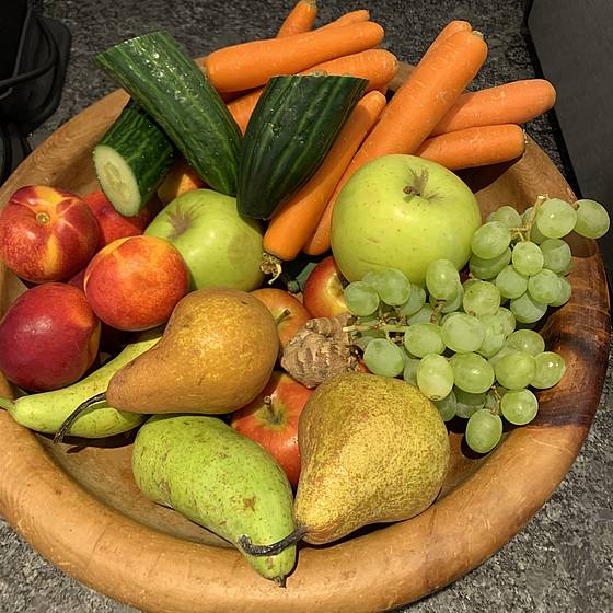 Frisches Obst und Gemüse beim Frühstücksbuffet in der Metzgerstub'n in Salzburg
