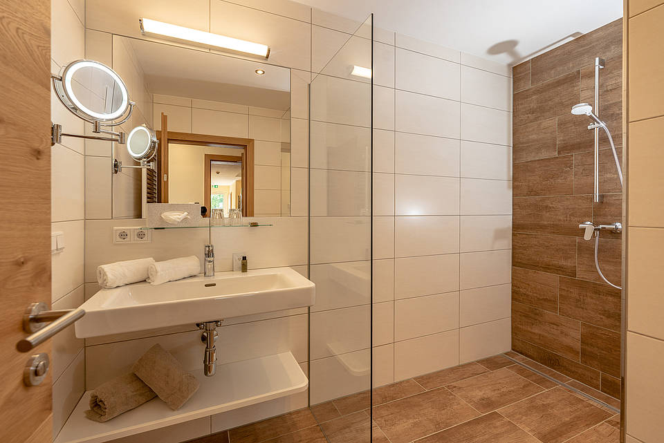 Modernes Badezimmer in der Metzgerstub'n in St. Michael im Lungau
