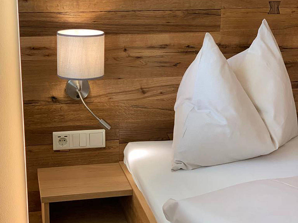 Modernes Zimmer im Stammhaus der Metzgerstub'n in St. Michael im Lungau