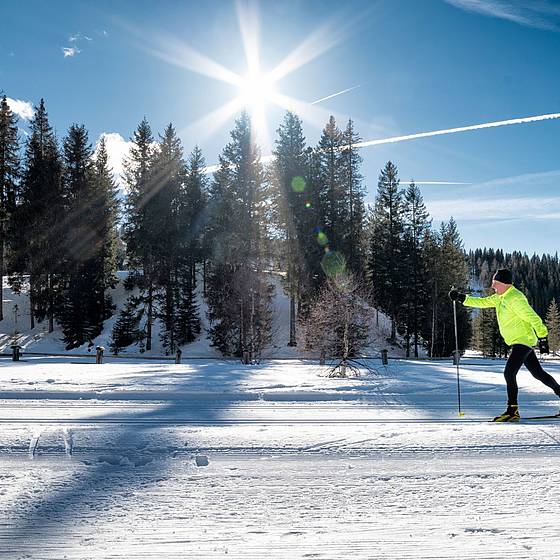 Langlaufen im Winter am Perbersee im Salzburger Lungau (c) Ferienregion Salzburger Lungau