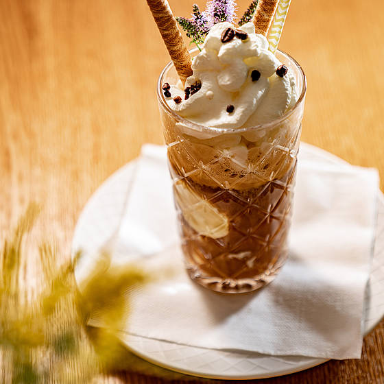 Eiskaffee in der Metzgerstub'n in St. Michael im Lungau
