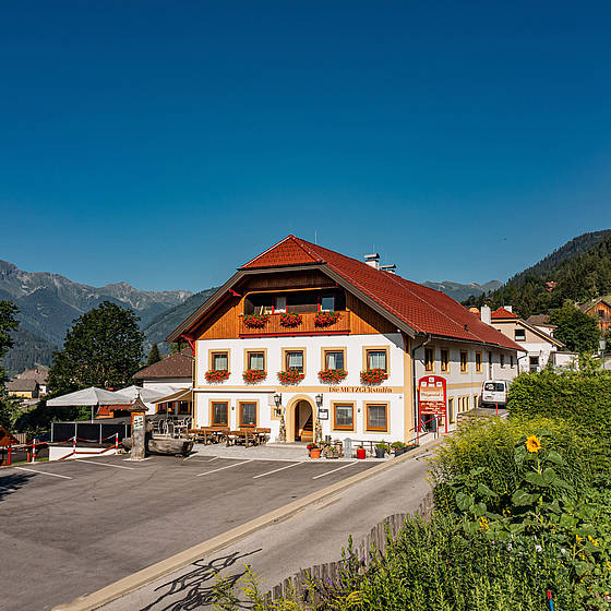 Ansicht vom Stammhaus der METZGERstub'n im Salzburger Lungau.