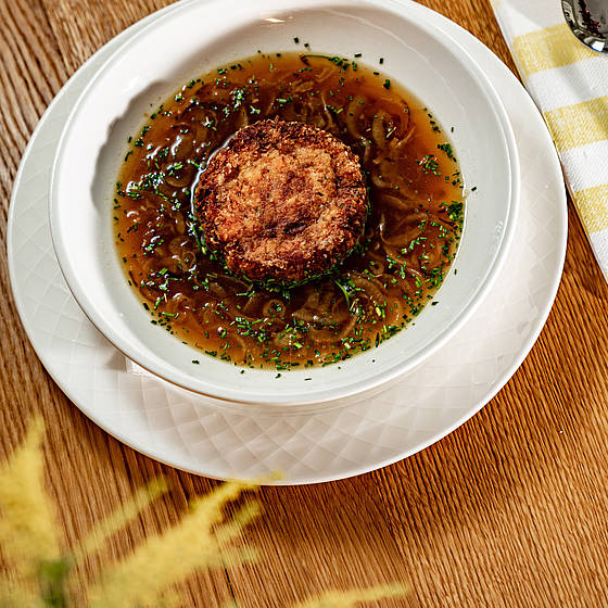 Heiße Suppe im Wirtshaus der Metzgerstub'n in Salzburg